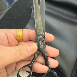 고급라인 가위 팝니다 비엠모리스 미쯔다니 이미지