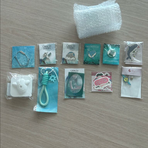 윤하 굿즈 (뱃지, 키링, 소주잔, 포토카드 등)