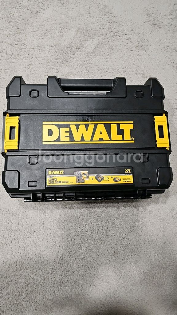 디월트 20V 로터리해머드릴 셑트 새제품 DCH273--0