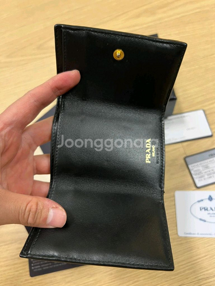 프라다 가죽 사피아노 반지갑--3
