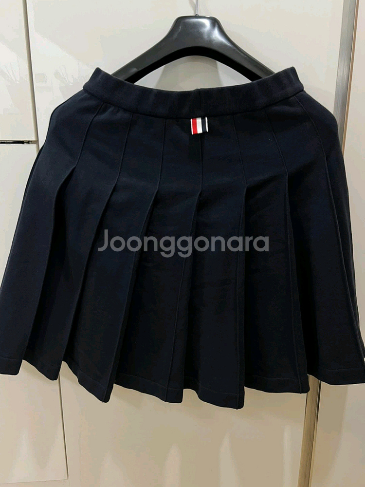톰브라운 플리츠치마 55~77--1
