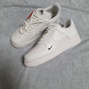 새상품)(W) 나이키 에어포스 1 07 아이보리색상