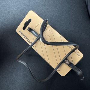 퍼추얼 경량 카본 물통케이지 9g 새상품 판매합니다.