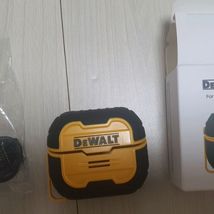 디월트 갤럭시 버즈3 케이스커버 팝니다