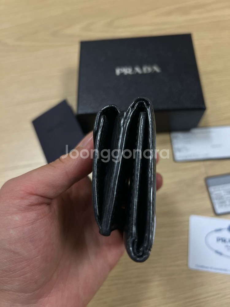 프라다 사피아노 가죽 반지갑--2