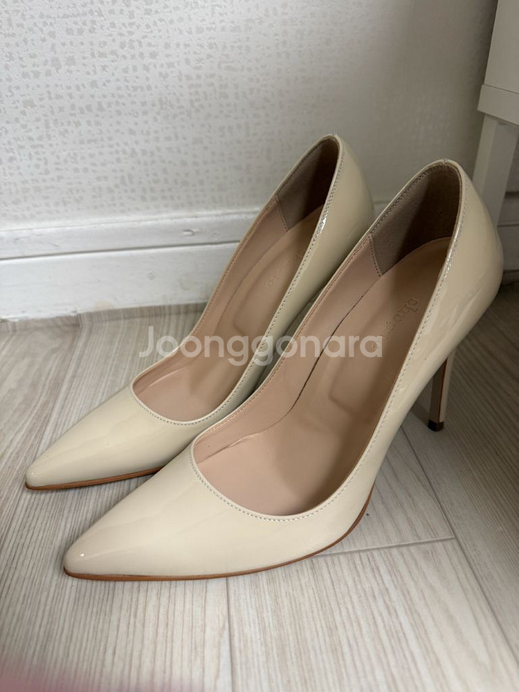 슈르떼 스틸레토힐 크림토프 새상품 240--0