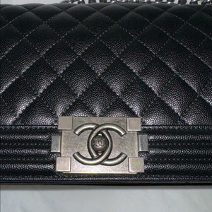 샤넬 보이백 블랙 캐비어 미듐