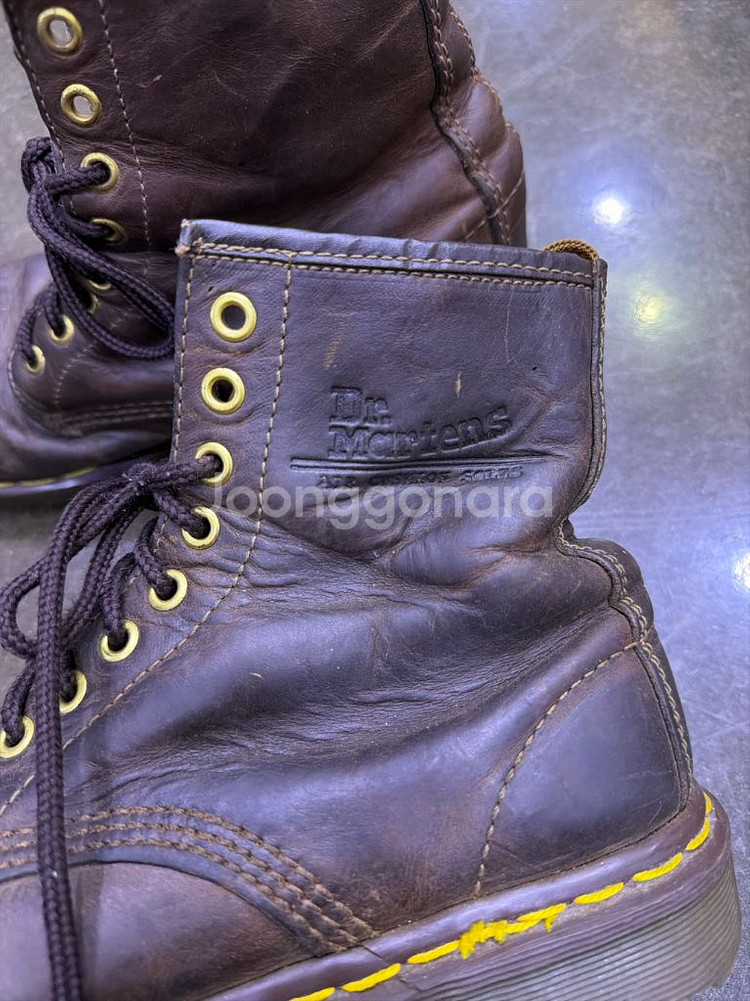 닥터마틴 1460 잉글랜드 메이드 8홀 부츠 워커240--5