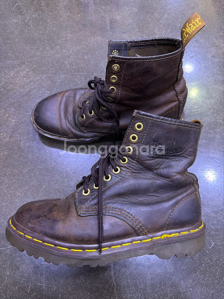 닥터마틴 1460 잉글랜드 메이드 8홀 부츠 워커240--4