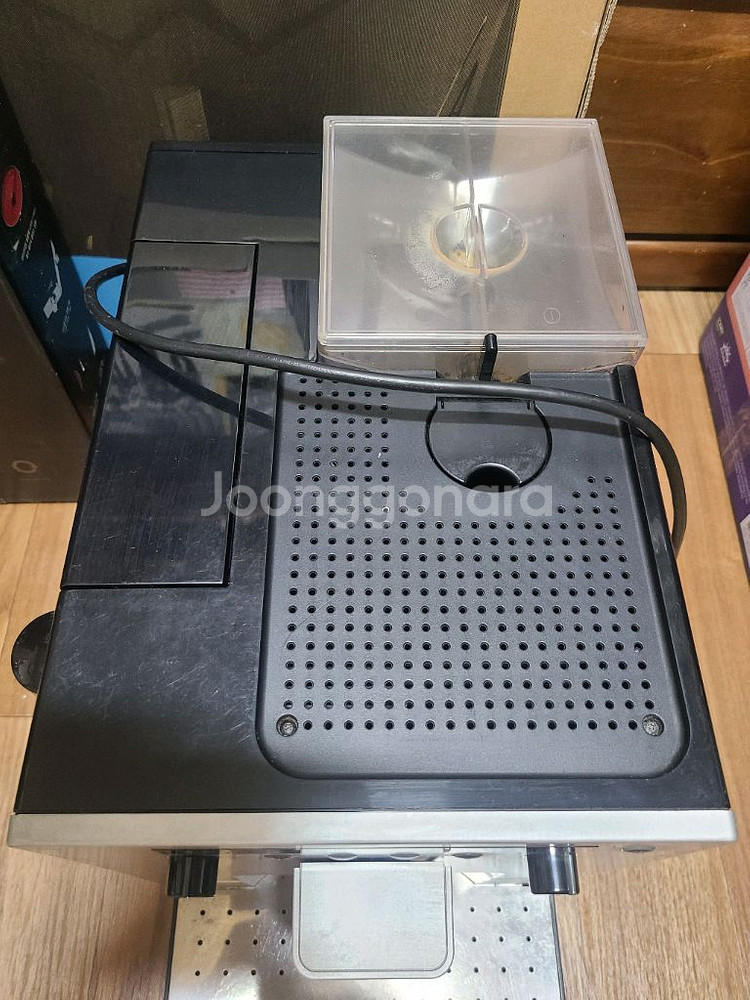 밀리타 비스트로 커피머신 판매합니다--1