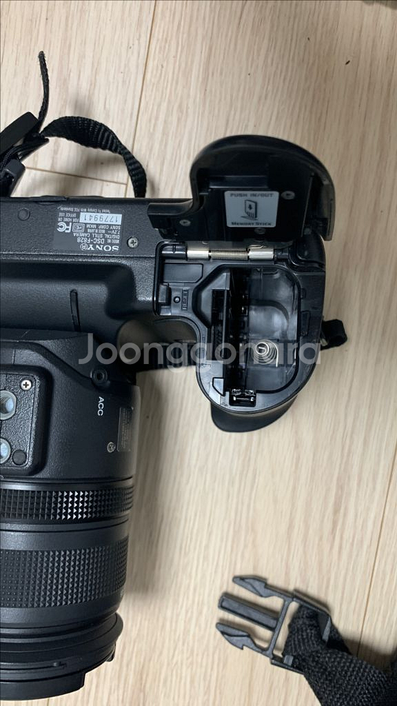 소니 DSC-F828 하이엔드 카메라 팝니다--5
