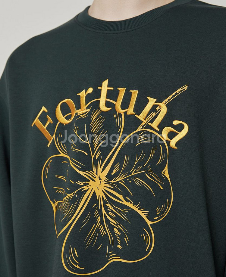 TNGT 클로버 자수 세미 오버핏 맨투맨 스웻셔츠105--3