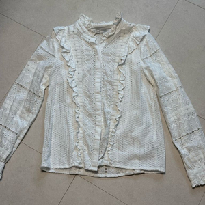 자라 펀칭 블라우스 // sjsj 마인 더캐시미어 랑방