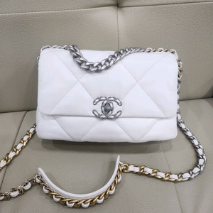 샤넬 19플랩백 미듐 화이트 AS1160