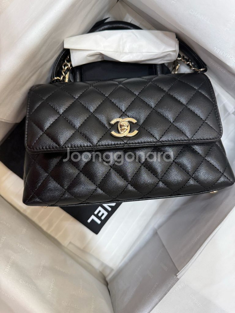 샤넬 코코핸들 미듐(구 스몰) 블랙+샴페인골드--0