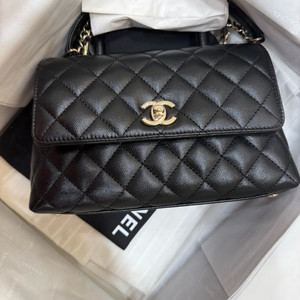 샤넬 코코핸들 미듐(구 스몰) 블랙+샴페인골드