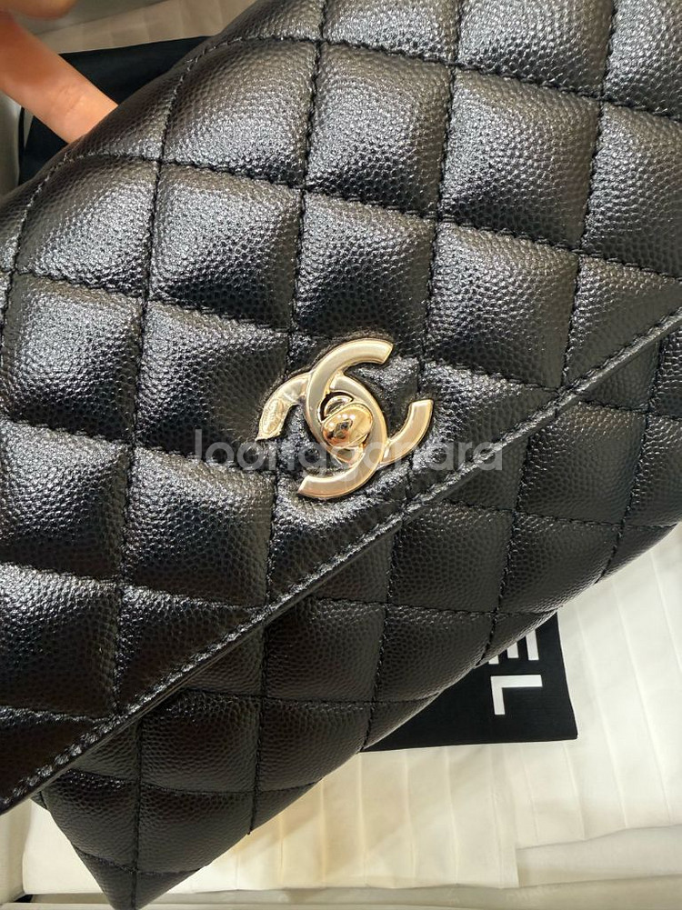 샤넬 코코핸들 미듐(구 스몰) 블랙+샴페인골드--1