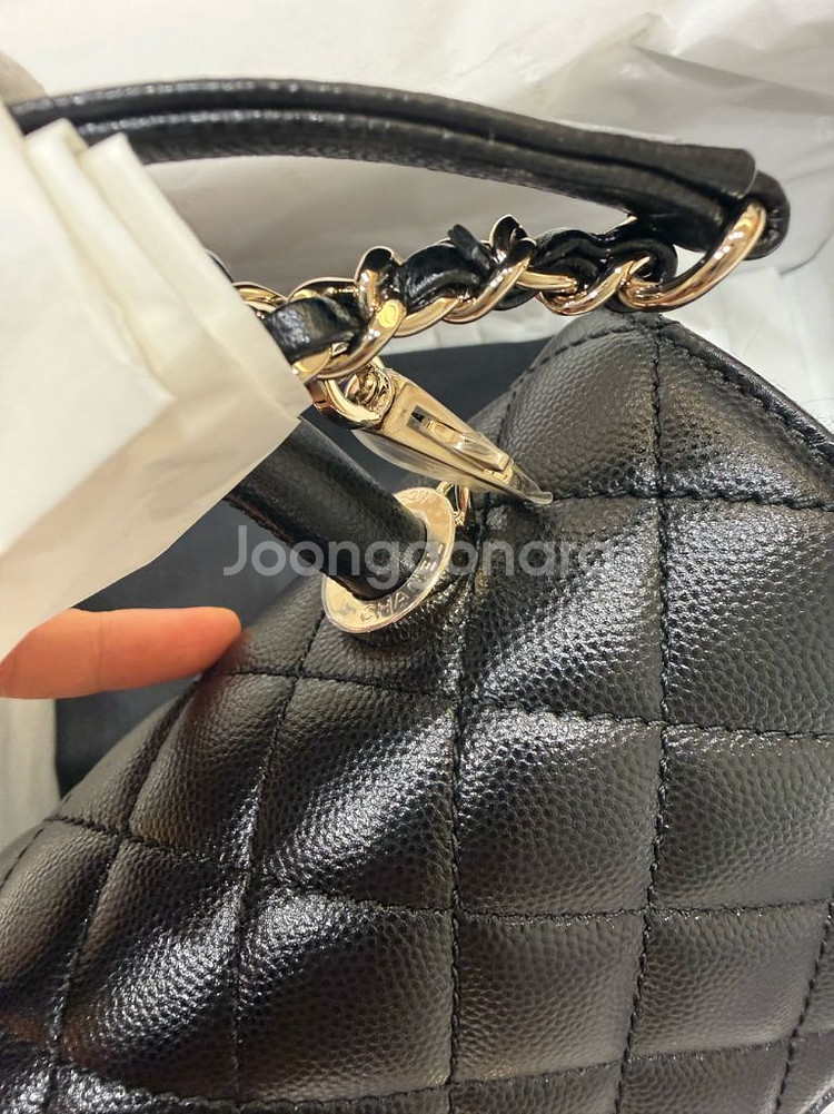 샤넬 코코핸들 미듐(구 스몰) 블랙+샴페인골드--3