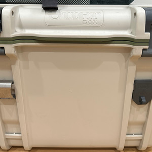 오터박스 벤처쿨러 45L 카키