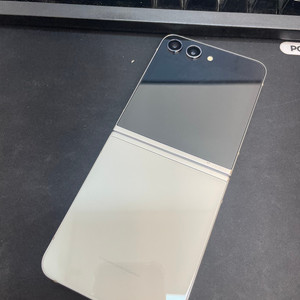 갤럭시Z플립5 크림 256GB 무잔상 상태좋은 중고38