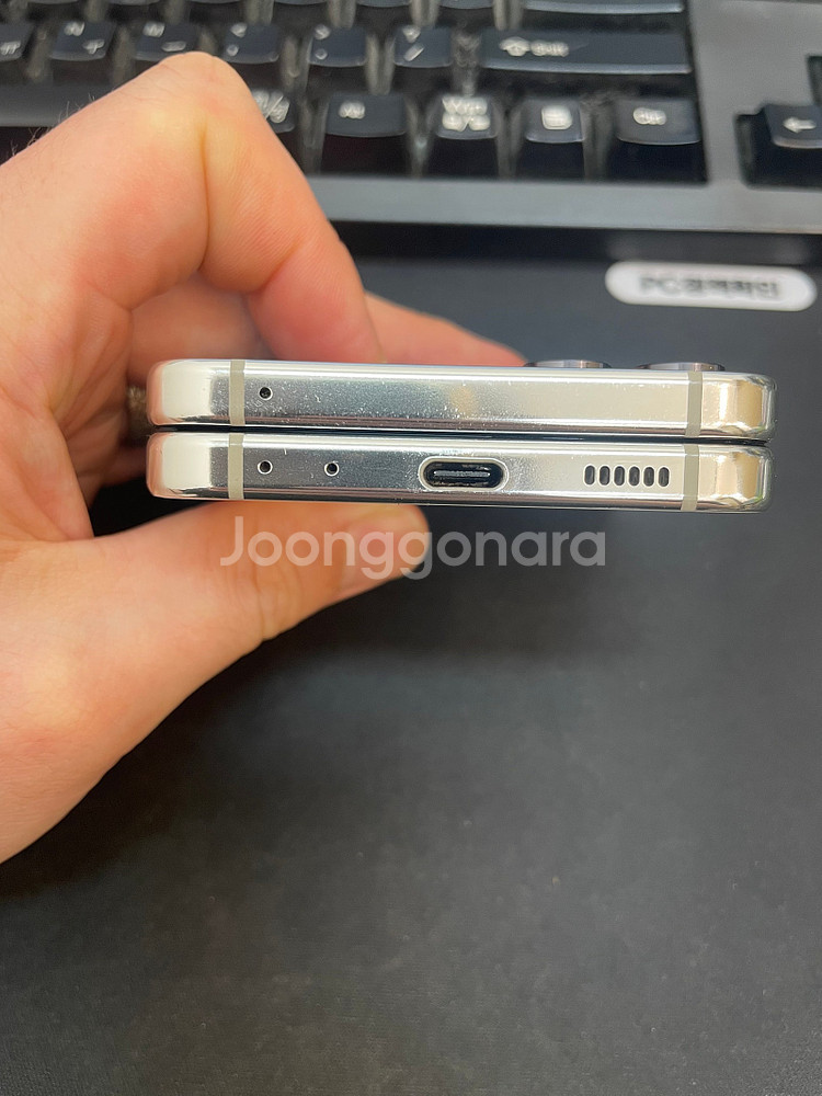 갤럭시Z플립5 크림 256GB 무잔상 상태좋은 중고38--4