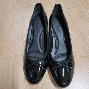 여성)에나멜 플랫 슈즈(새상품250m)