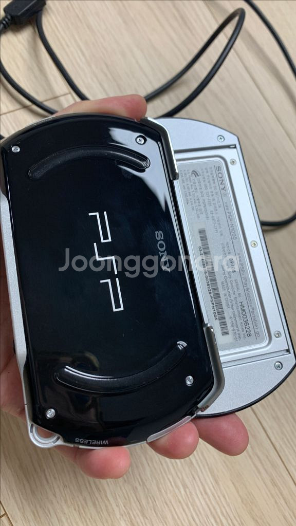 소니 PSP GO 상태 좋은 기기 팝니다.--2