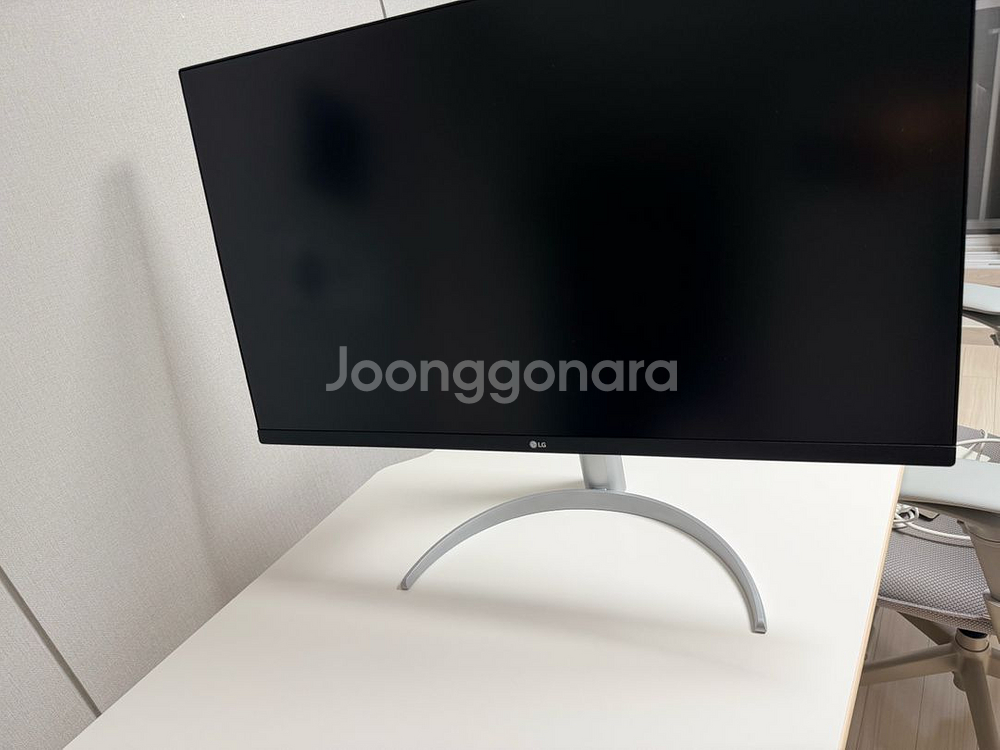Lg 32up830 4k모니터 팝니다--0