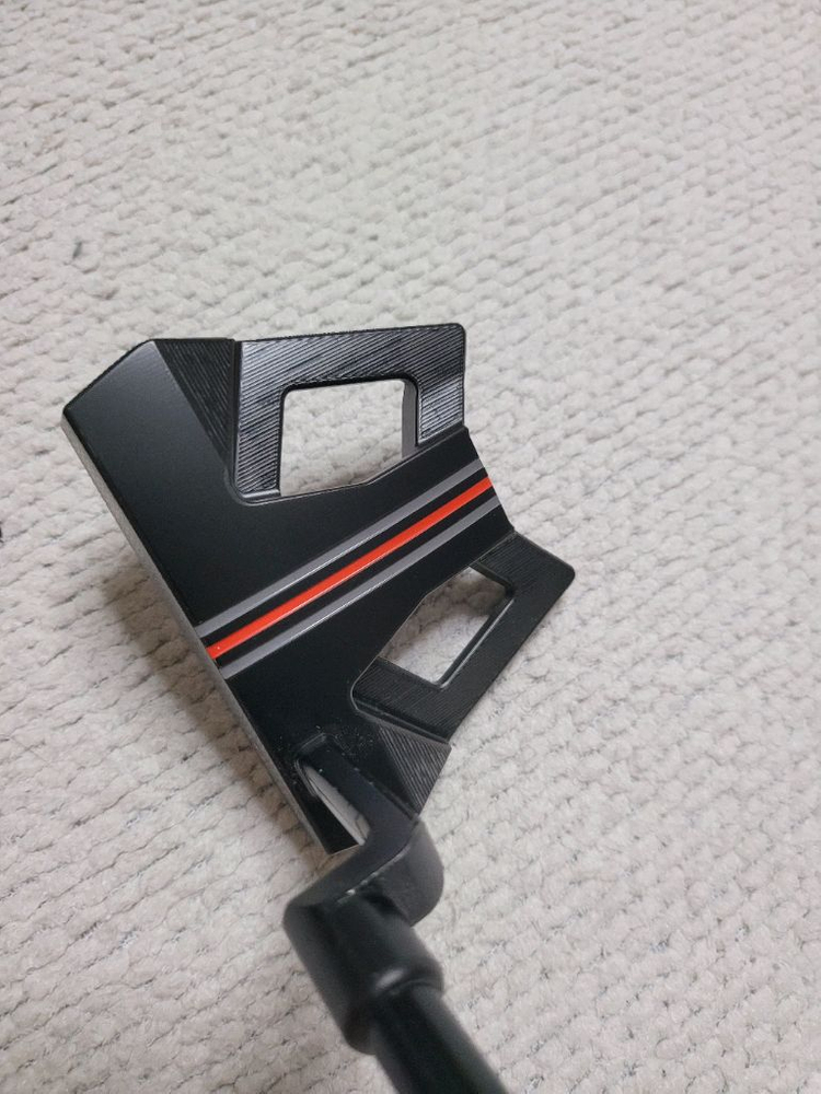 스카티카메론 2024홀리데이 에디션퍼터 이미지