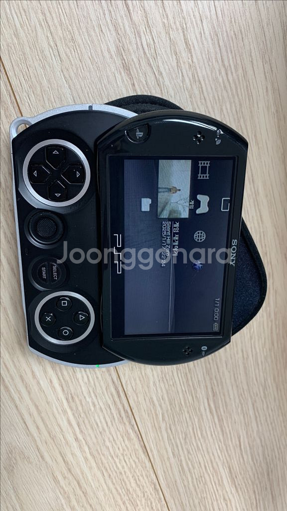 소니 PSP GO 상태 좋은 기기 팝니다.--3