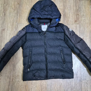 몽클레어 줄리오 패딩