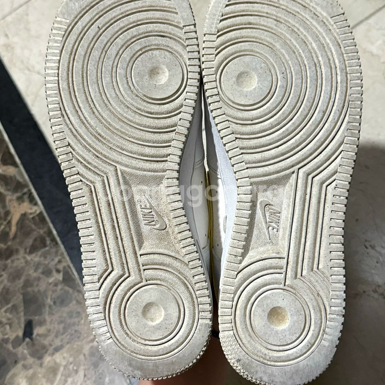 나이키 우먼즈 에어포스 1 07 LE 로우 화이트 레몬--5