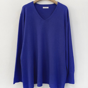 르꼬르망 세상부들한 브이넥 니트