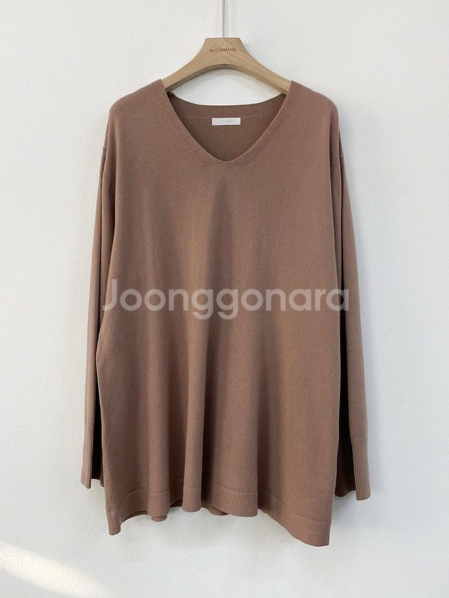 르꼬르망 세상부들한 브이넥 니트--2