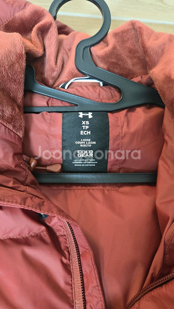 새상품 언더아머 여성 롱패딩 XS 버건디--2