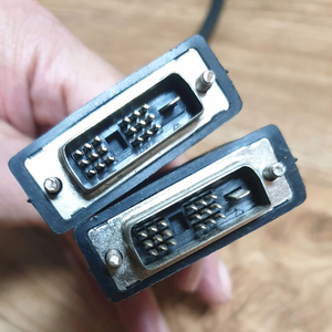 미사용 DVI to DVI 케이블 1,5M 모니터 연결