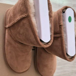 미국 어그 키즈클래식 숏 210사이즈