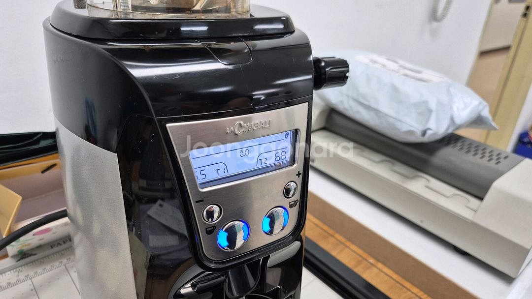 faema 훼마 라심발리 전동 커피그라인더--1