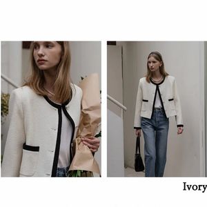 틸아이다이 라우라 트위드 자켓