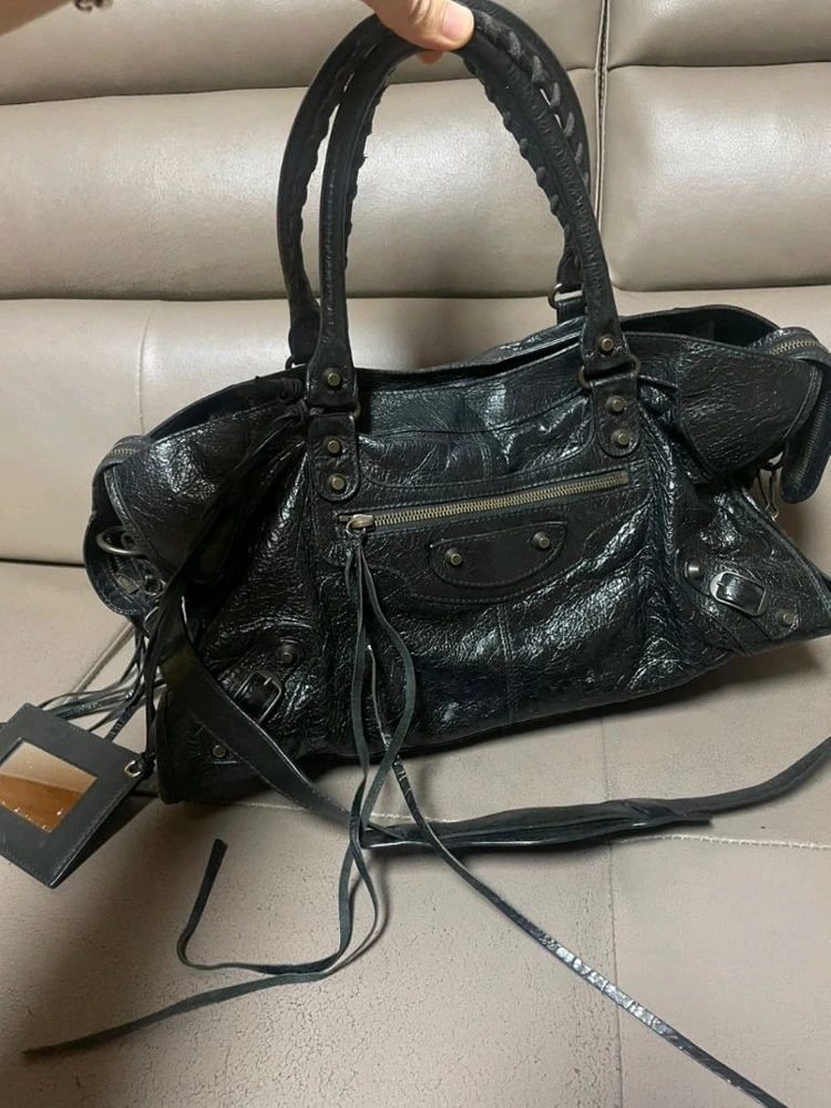 발렌시아가 모터백 블랙 미듐 이미지