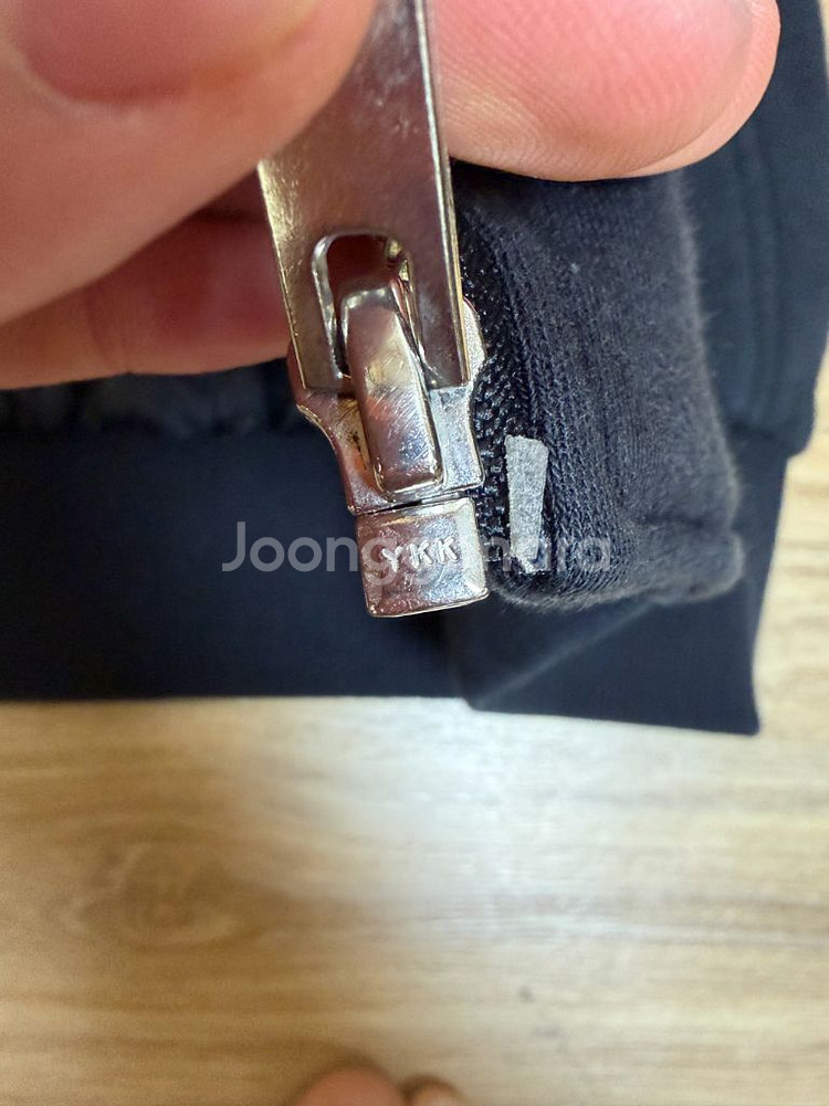 무스너클 버니스웨터--3