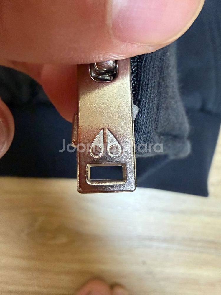 무스너클 버니스웨터--2