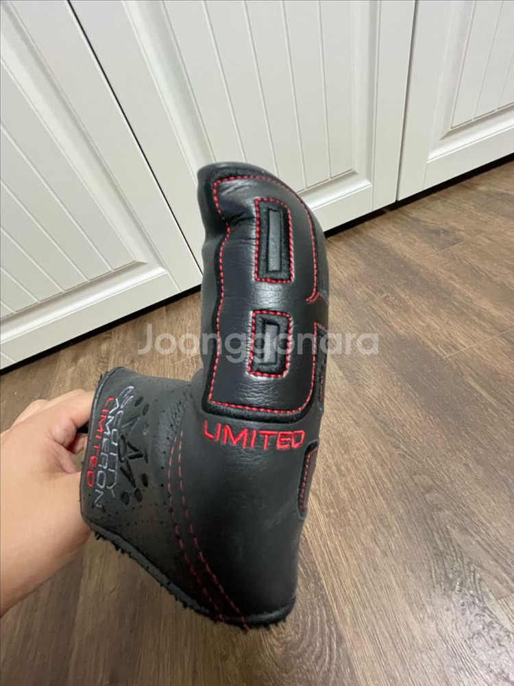 스카티카메룬 트리플블랙 한정판 뉴포트2 판매합니다.--2