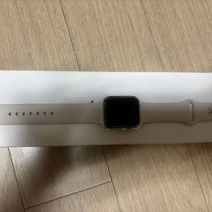 애플워치 se2 스타라이트 40mm 100% 박스있음