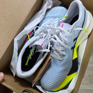 아식스 메타스피드 엣지 새상품275