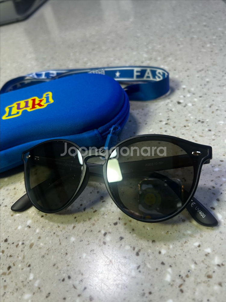 Luki 아동용 선글라스 블랙 판매합니다.--1