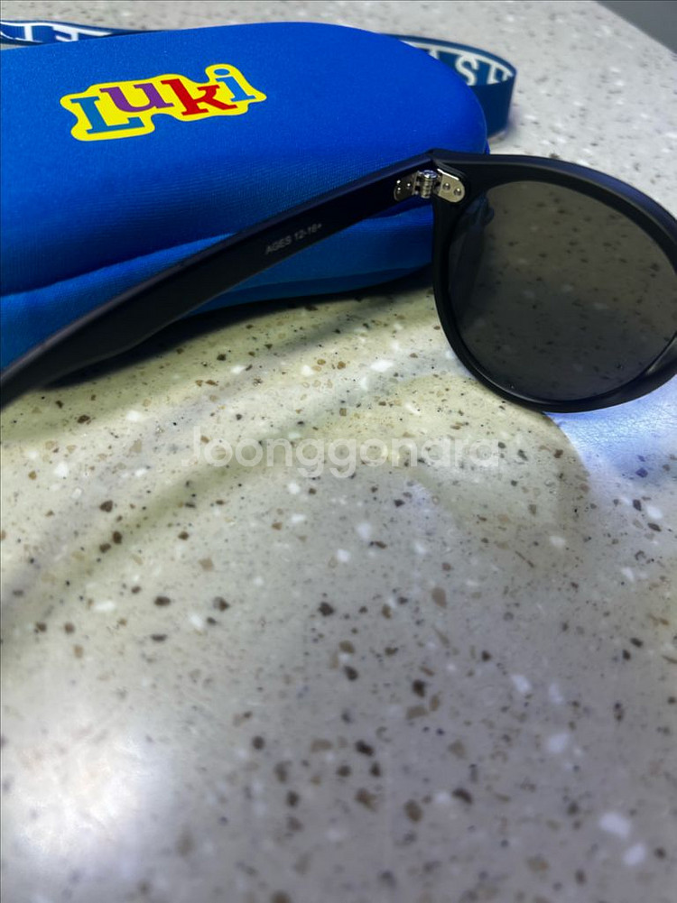 Luki 아동용 선글라스 블랙 판매합니다.--2