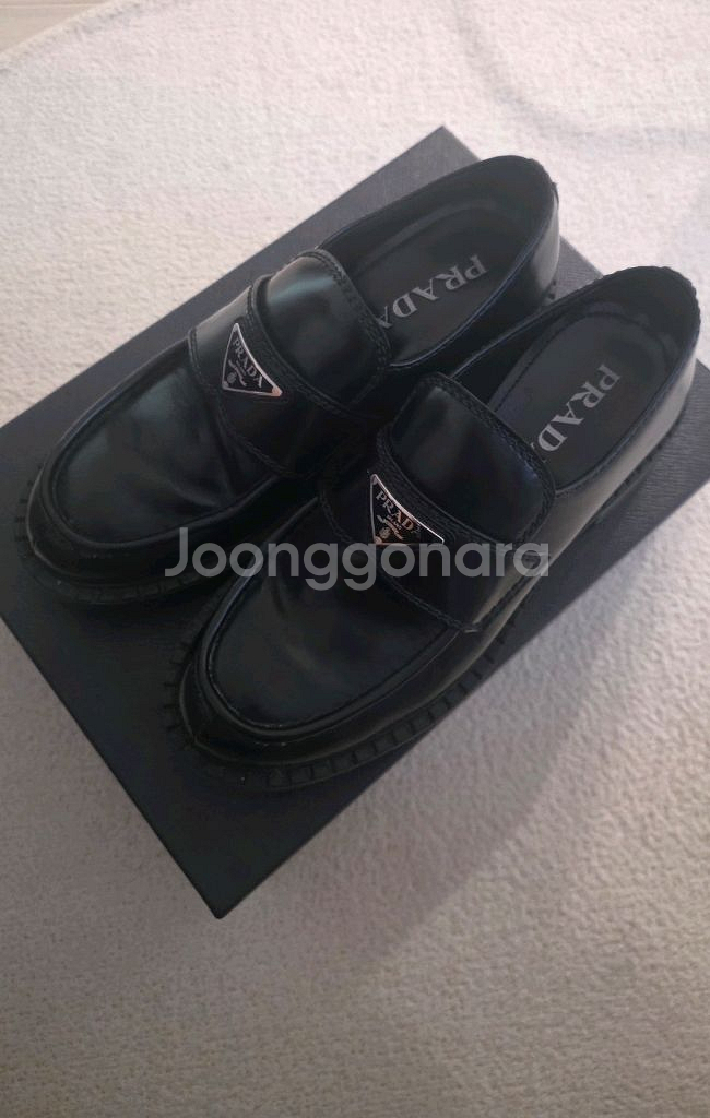 프라다 초콜릿 브러쉬드 레더 로퍼uk6사이즈--1