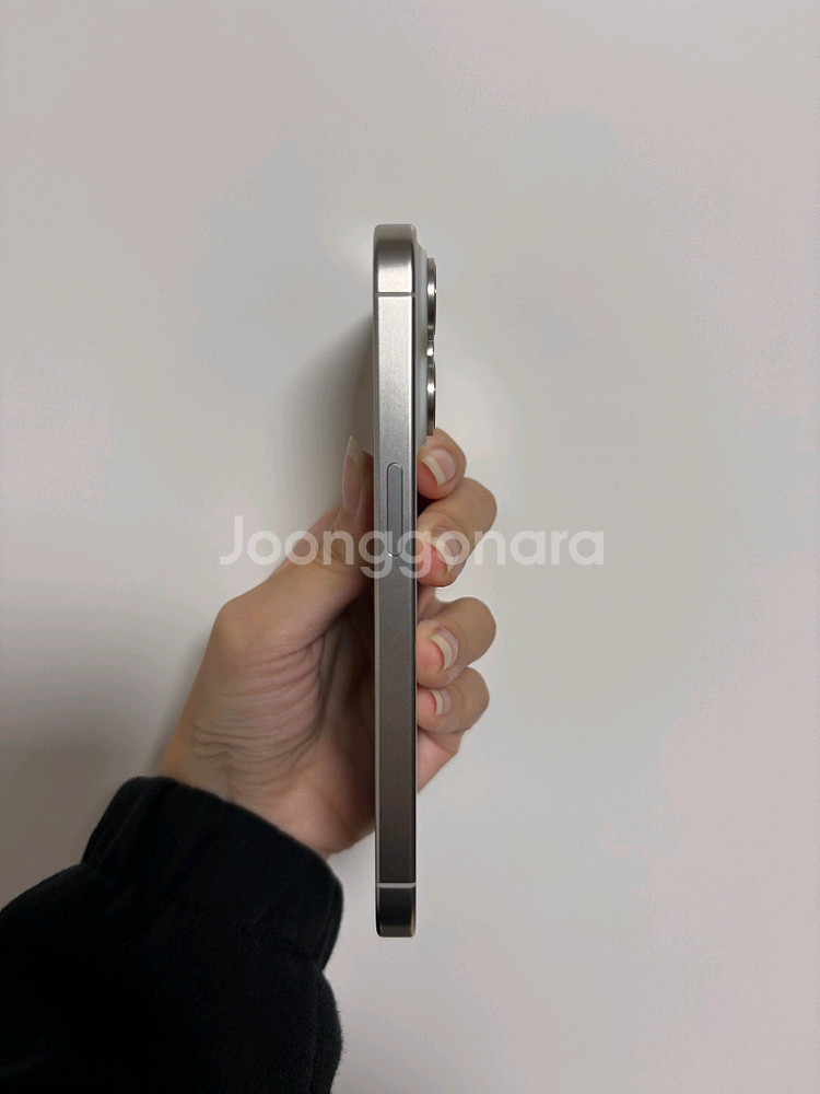 아이폰 15 Pro 128g 화이트 색상 판매합니다--2