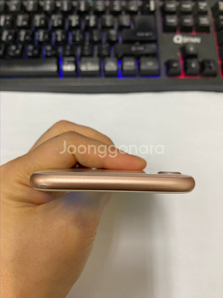 아이폰8 로즈골드 액정SS급 64GB 배터리100%--3